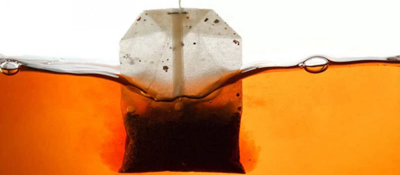 Εκατομμύρια μικροπλαστικά στις κούπες μας από τα φακελάκια τσαγιού